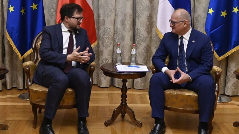 Srbija i Poljska razmatraju ukidanje tranzitnih dozvola
